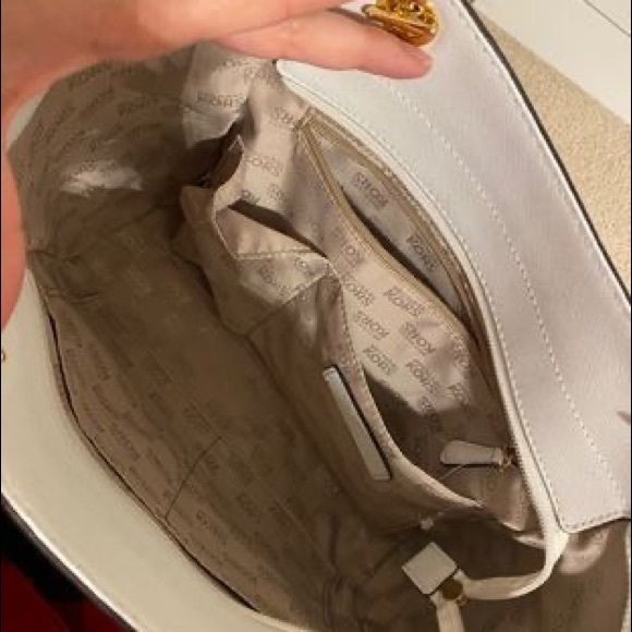 Micheal Kors White purse - Picture 3 of 3